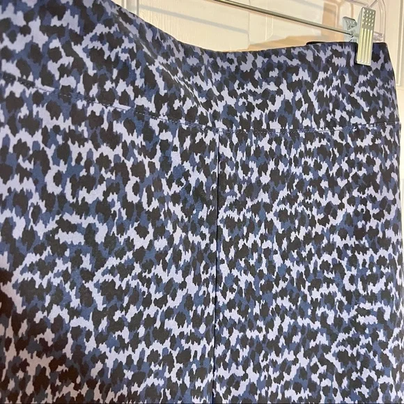 Athleta | Brooklyn Printed Short - EUC - Picture 7 of 12